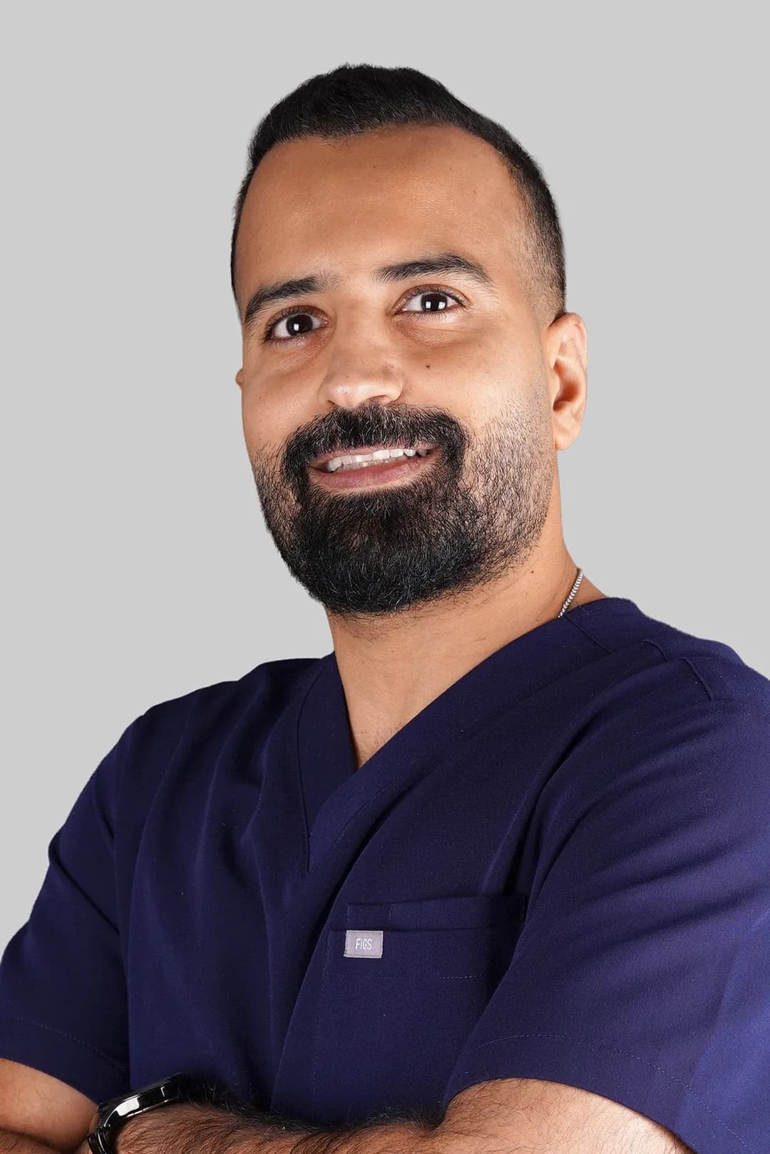 دكتور. أسامة عبيد الناصر
استشارة - Professional healthcare practitioner