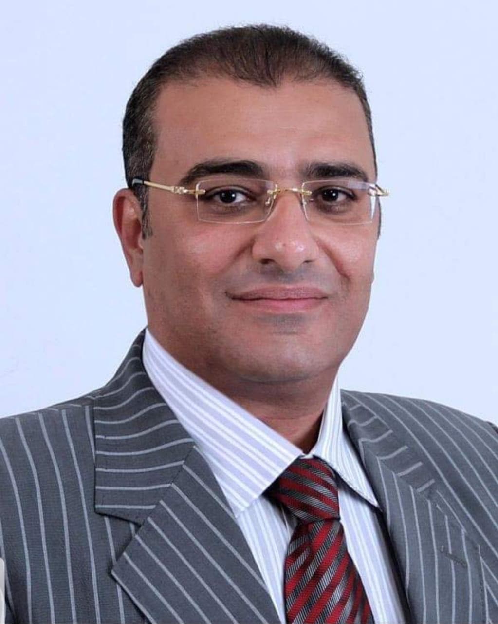 أستاذ جلال معوض
استشارة أمراض الجهاز الهضمي - Professional healthcare practitioner