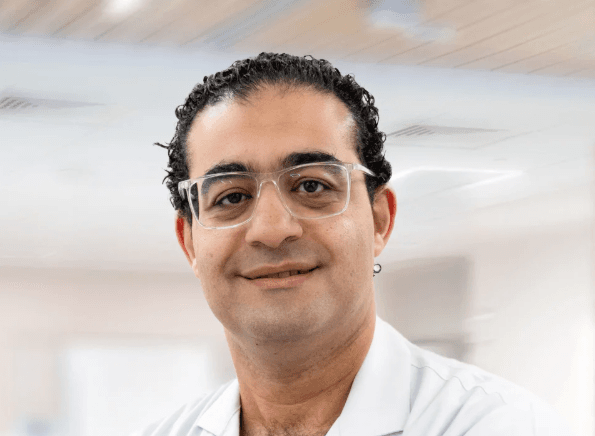 دكتور. أحمد مصطفى عامر
استشارة - Professional healthcare practitioner