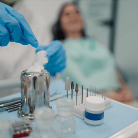 علاج قناة الجذر والتاج - Healthcare service image