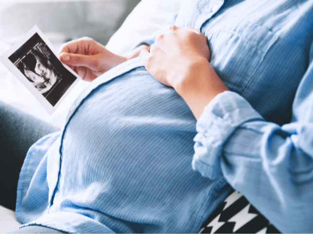  
عملية قيصرية (الباقة البرونزية) - Healthcare service image