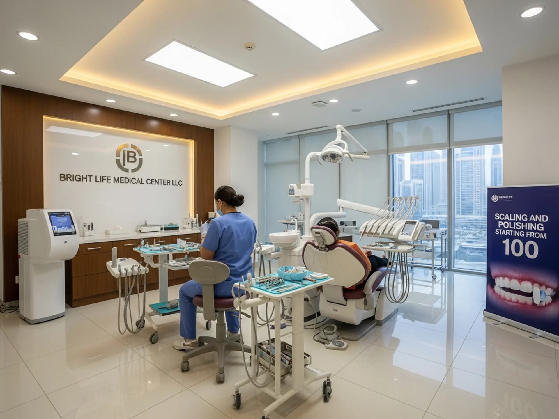  
تنظيف وتلميع الأسنان ابتداءً من 100 - Healthcare service image