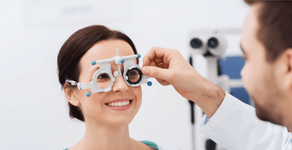  
فحص العناية بالعين (للبالغين) - Healthcare service image