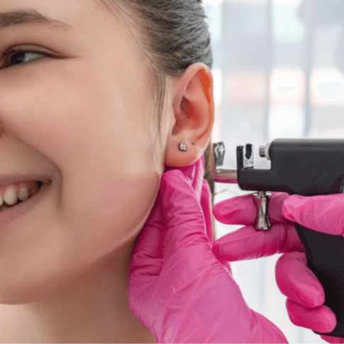  
ثقب الأذن - Healthcare service image